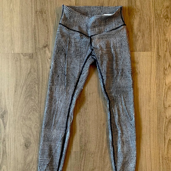 Lulu Lemon Leggings - Picture 2 of 3